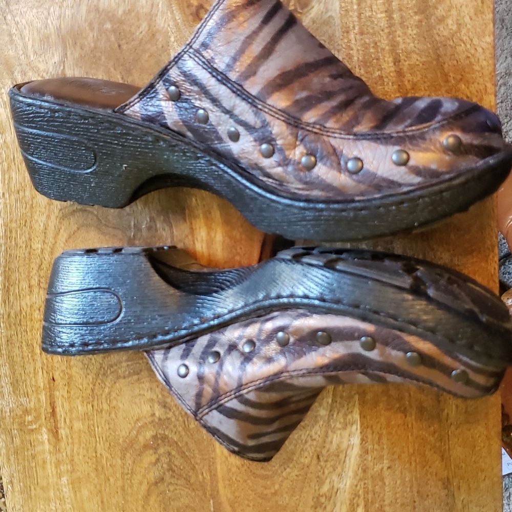 Born Metallic Tiger Animal Print Shoes - Picture 4 of 13